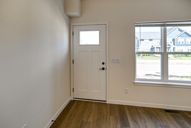 Foto del edificio - 4873 Lacy Rd