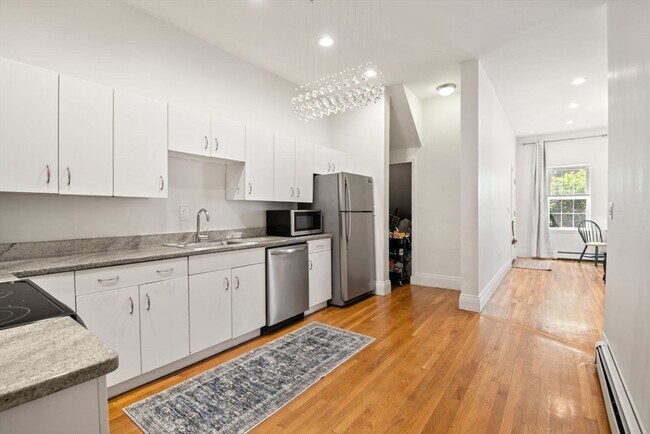 Foto del edificio - 249 Roxbury St