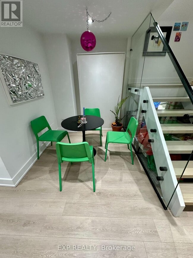 Building Photo - 24 St Clair Gardens