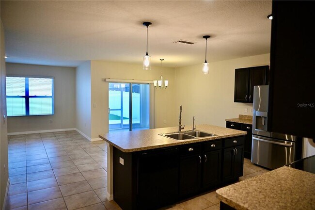 Foto del edificio - 1036 Bethpage Rd