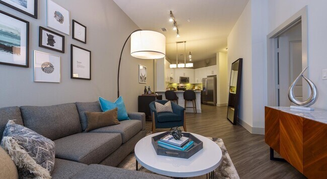 Building Photo - 1-Bed | Montrose Meets Museum District Living!