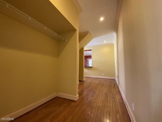 Building Photo - 901 S 13th St