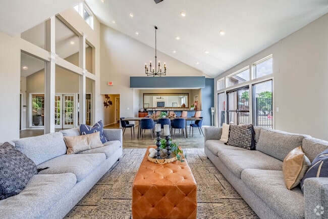 Clubhouse - Grandview Summit