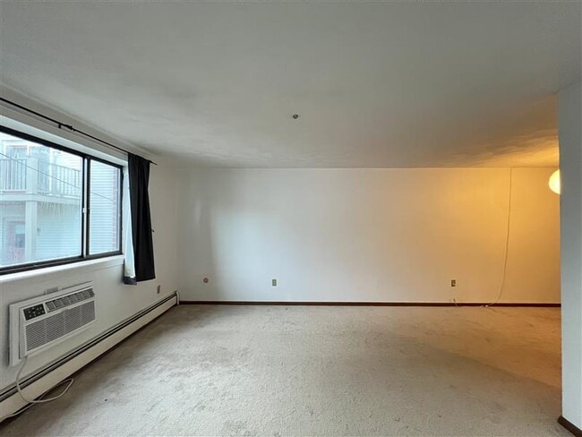 Building Photo - 25 Linden Ave