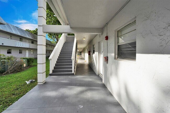 Foto del edificio - 17255 SW 95th Ave