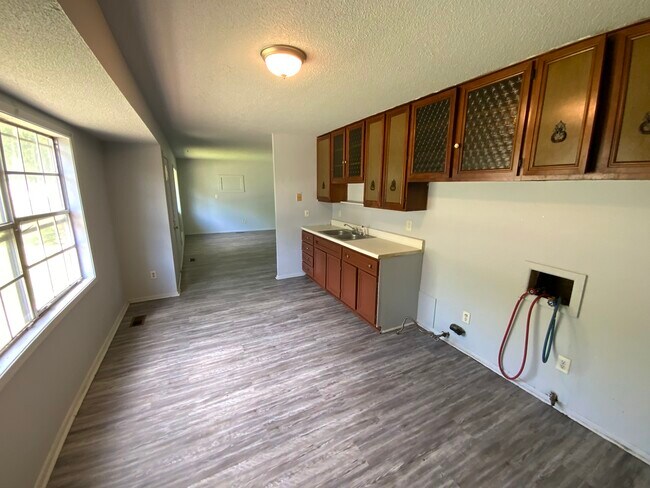 Building Photo - 908 Sunset Ridge