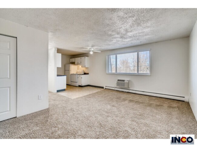Building Photo - Bright 1 bed 1 bath apartment near Riverpo...