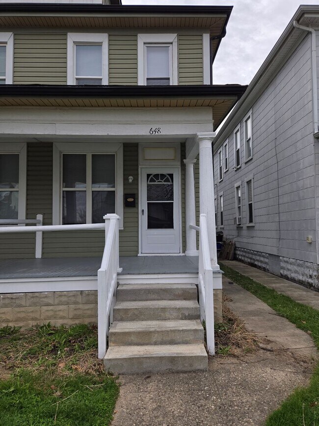 Building Photo - 646-648-648 Carpenter St