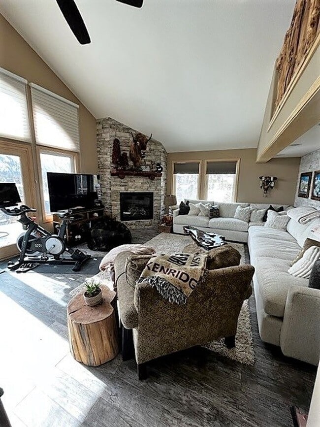Building Photo - Summer seasonal Rental- 14B Larson Lane
