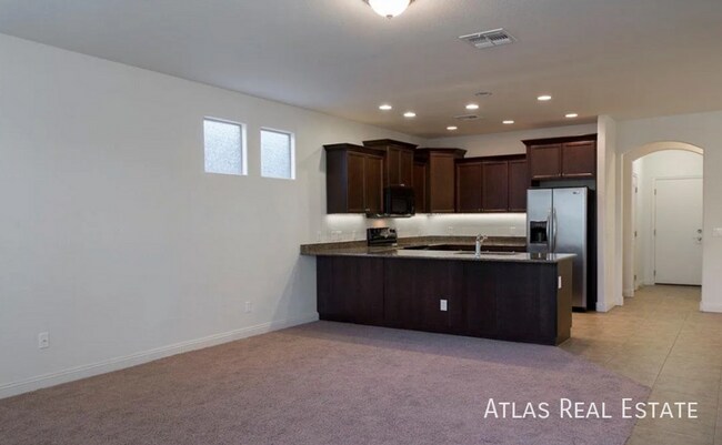Foto del edificio - 3281 E Sheffield Rd