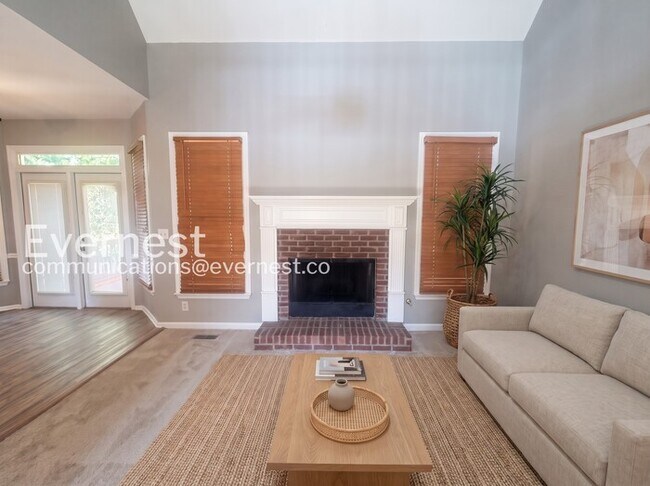 Foto del edificio - Limited Time Special Offer / 4 Bed, 4 Bath Home with Garage / Pet-Friendly / Vouchers Accepted / ...