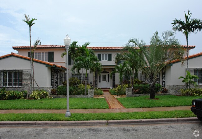Building Photo - 330 Madeira Ave