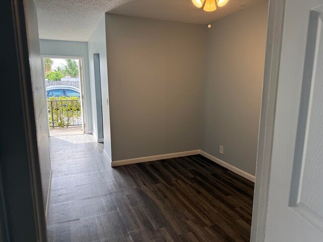 Foto del edificio - 927 S G St