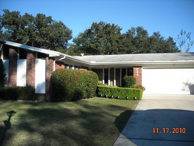Primary Photo - Lovely Kenwood Home with In-Ground Pool