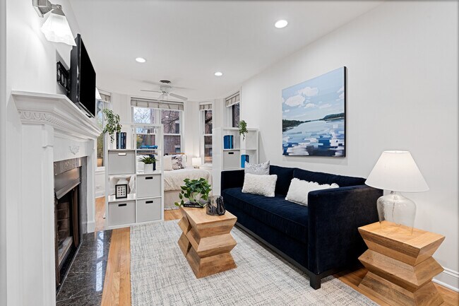 Foto del edificio - 950 W Belle Plaine Ave