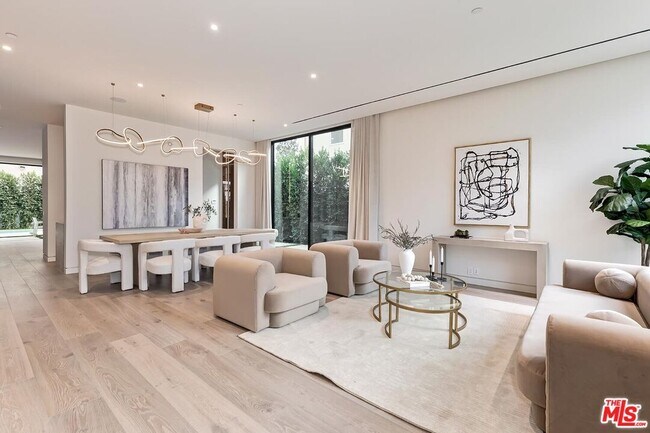 Foto del edificio - 352 Crescent Dr