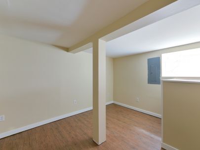 Photo du bâtiment - 1833 Triumph St