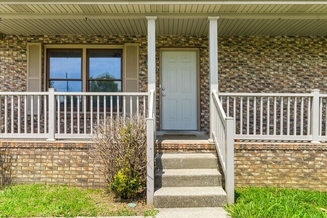 Building Photo - 4 bedroom in cul-de-sac!