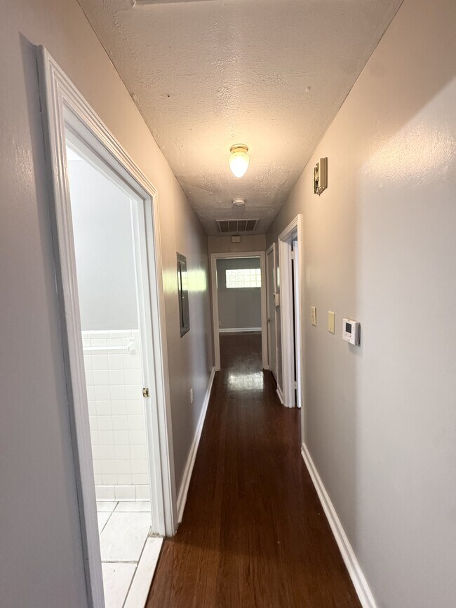 Foto del edificio - 1523 Canterbury Rd