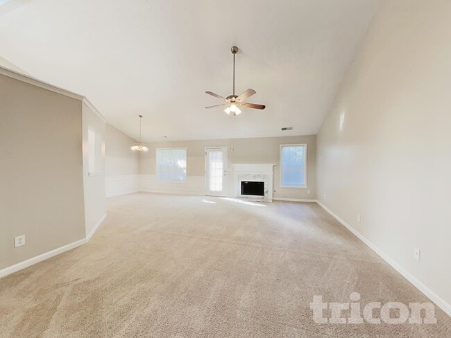 Foto del edificio - 2143 Oakland Farm Dr