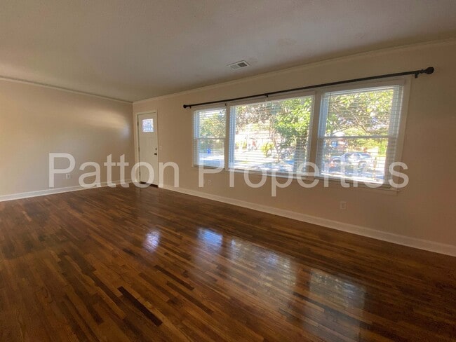 Building Photo - Rosewood Home