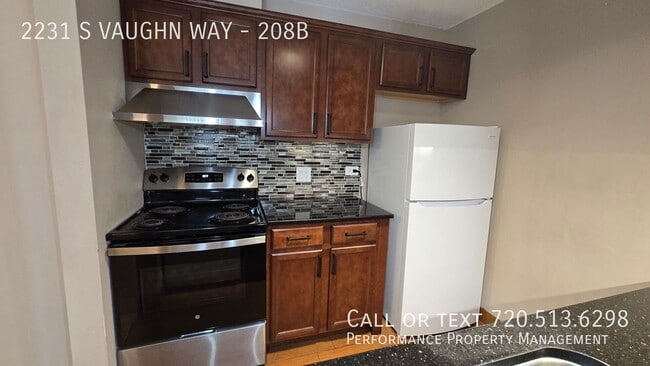 Building Photo - 2231 S Vaughn Way