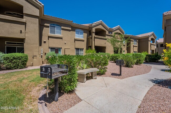 Foto del edificio - 5335 E Shea Blvd