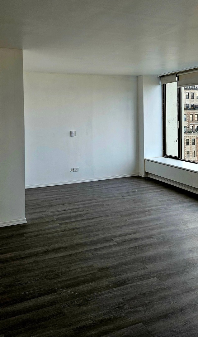 Building Photo - 5455 N Sheridan Rd