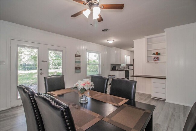 Foto del edificio - Beautifully Remodeled 4-Bedroom, 2-Bath Home in South Hills of Fort Worth **move in special $500 ...