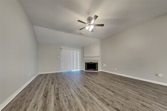 Building Photo - 18623 Singing Woods Dr