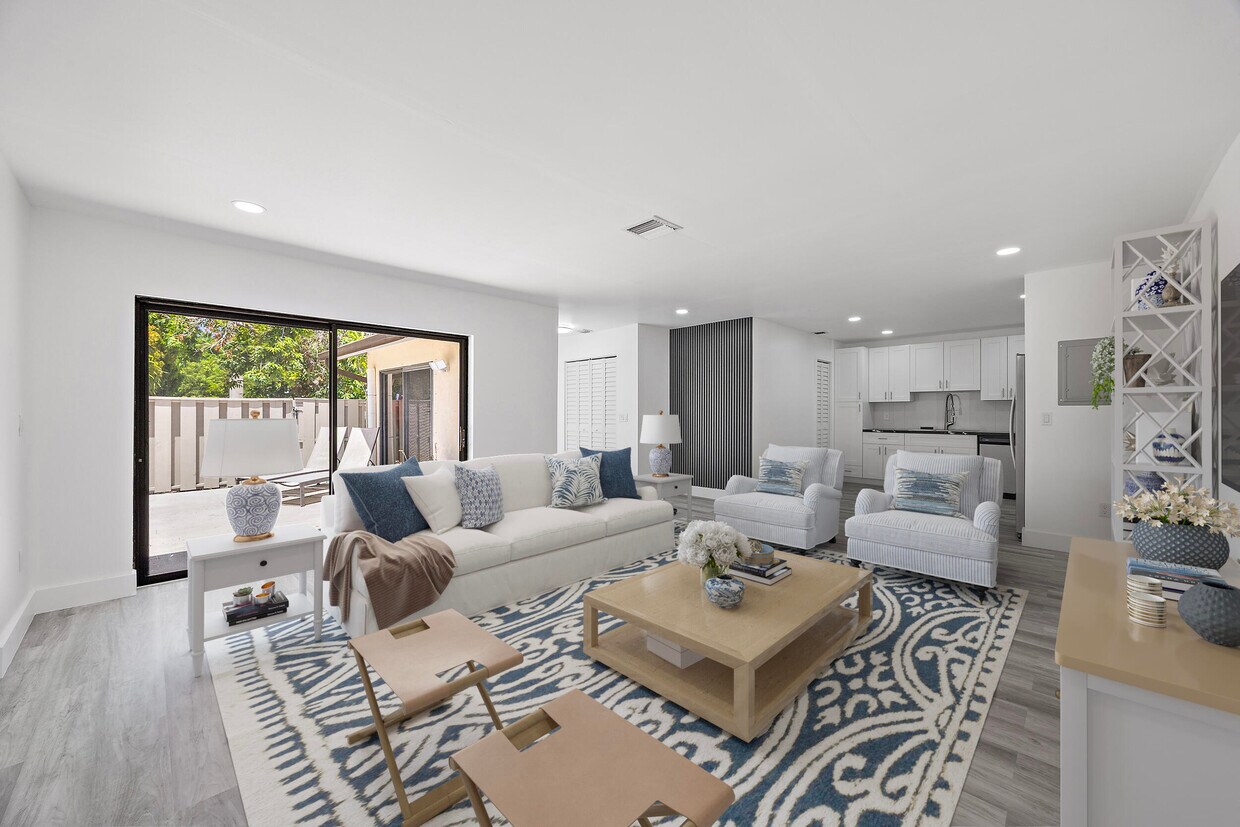 Foto principal - 8010 Ambach Way