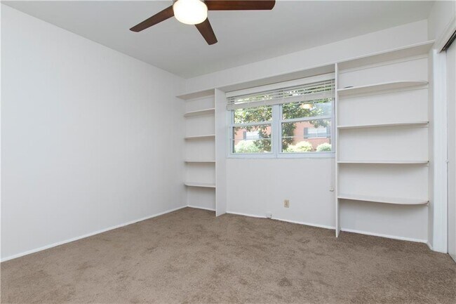 Foto del edificio - 3660 Peachtree Rd NE