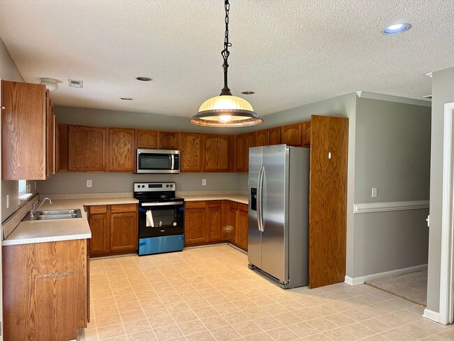 Building Photo - 5091 Ballantine Dr