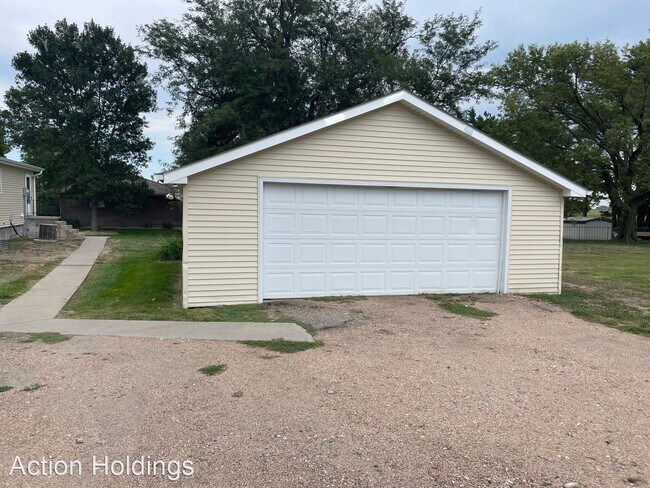 Building Photo - 3 br, 2 bath House - 403 W Pine