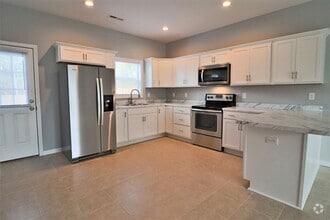 Building Photo - 130 Summerlin Ln