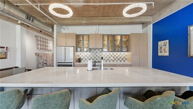 Building Photo - 222 Losoya St