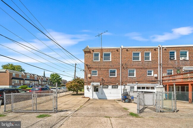 Building Photo - 8601 Gillespie St