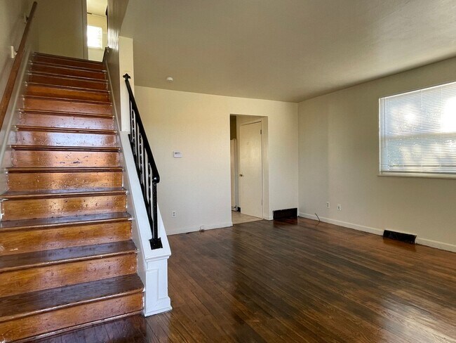 Foto del edificio - 4105 Sullivant Ave