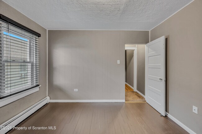 Building Photo - 413 17th Ave