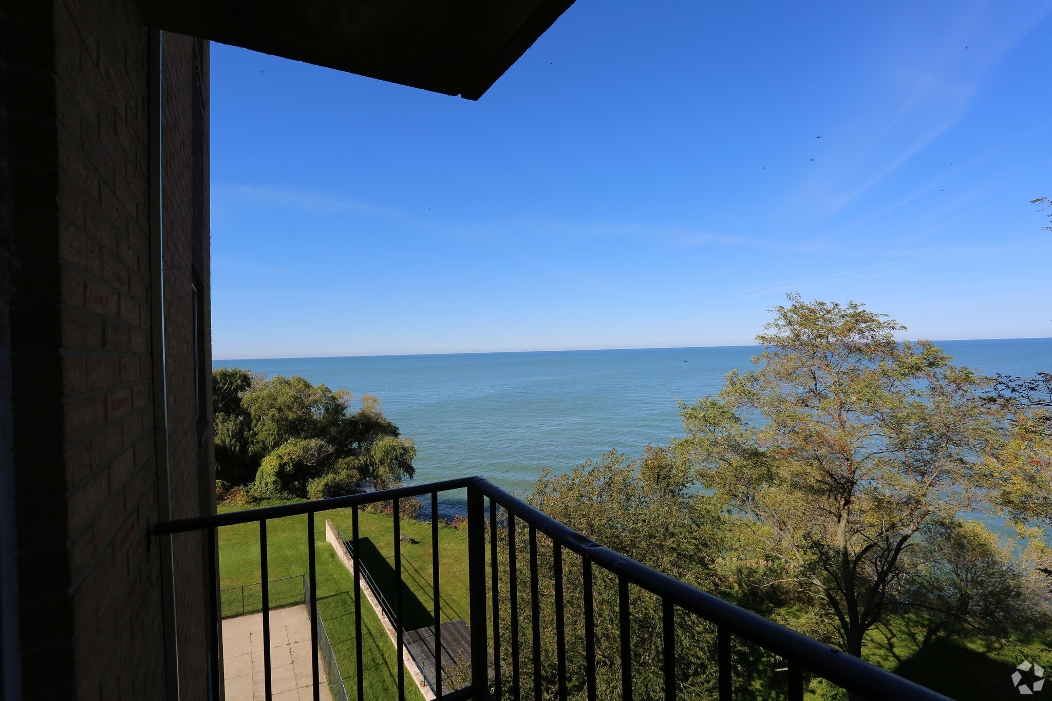 Sandcrest Apartments - 38241 Lake Shore Blvd Willoughby, OH 44094