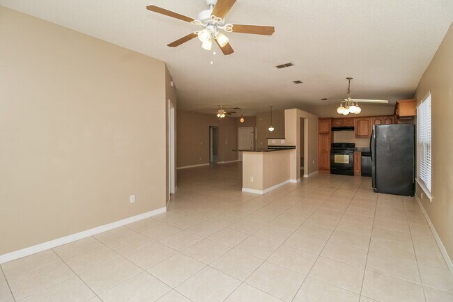 Building Photo - 332 Cello Cir