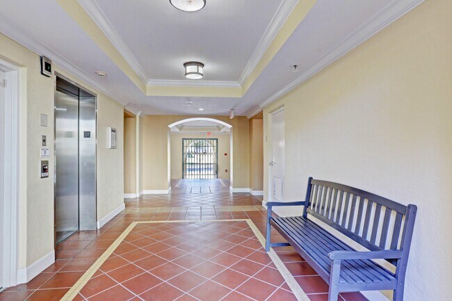 Building Photo - 630 S Sapodilla Ave