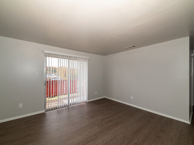 Foto del edificio - Parkway Crossing