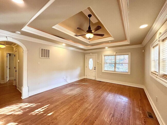 Building Photo - Gorgeous 2 Bedroom, 2 Bath home in West Ra...