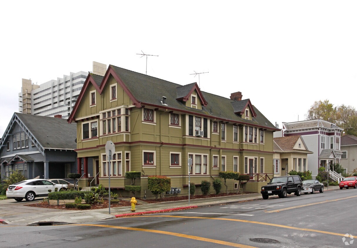 Primary Photo - 99 N 7th St