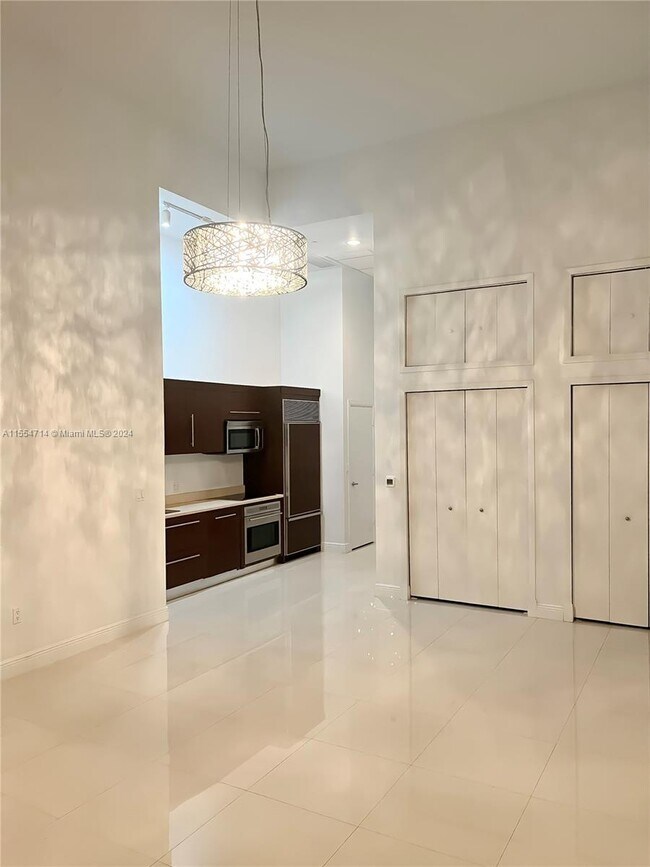 Building Photo - 475 Brickell Ave