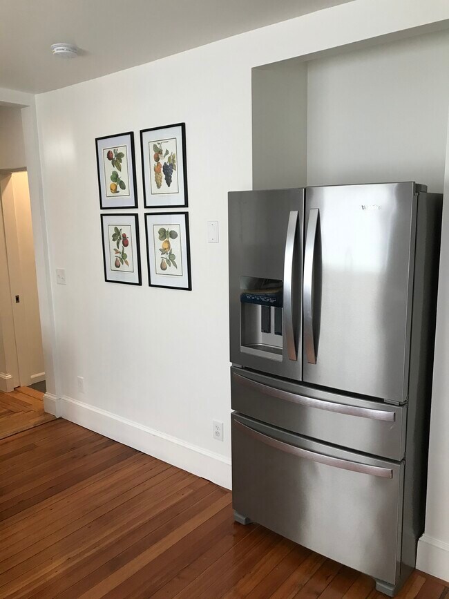 Refrigerator - 9 Tyler St