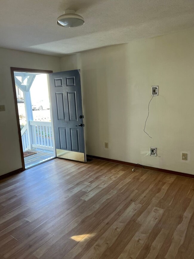 Foto del edificio - 6165 Stockade Dr