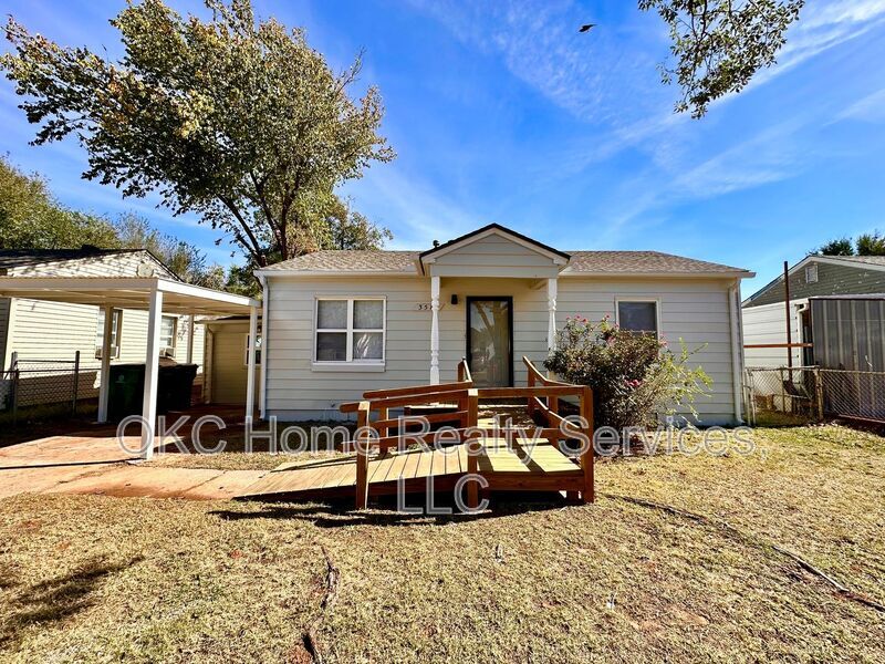 Foto principal - 3516 S St Clair Ave