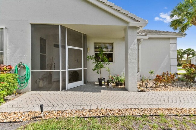 Foto del edificio - 8319 Horseshoe Bay Rd